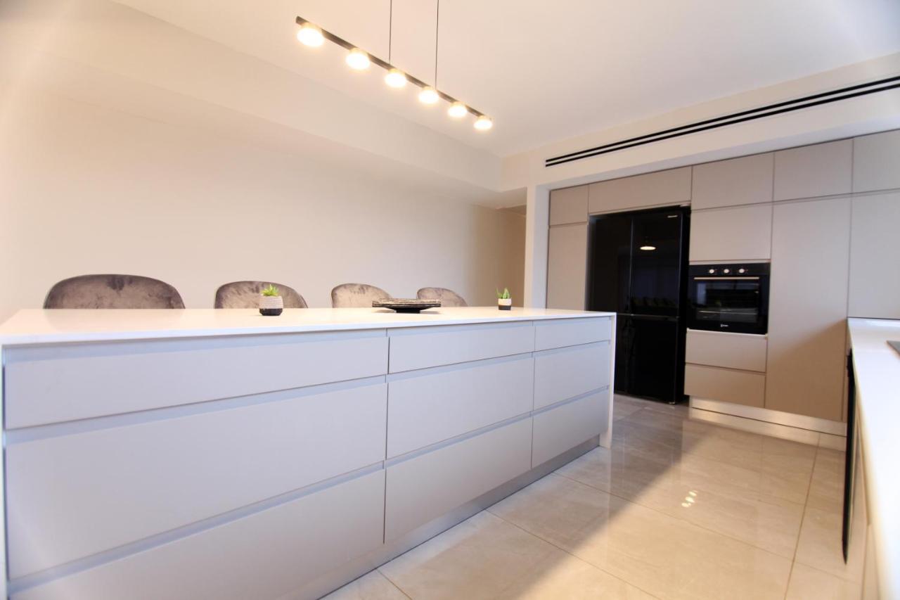 נתניה Mini Penthouse Near The Beach מראה חיצוני תמונה