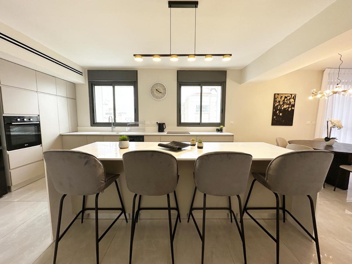 נתניה Mini Penthouse Near The Beach מראה חיצוני תמונה