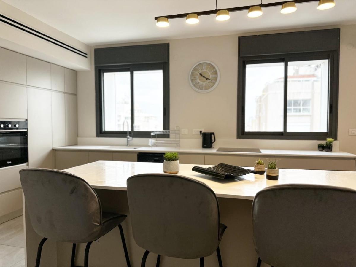 נתניה Mini Penthouse Near The Beach מראה חיצוני תמונה